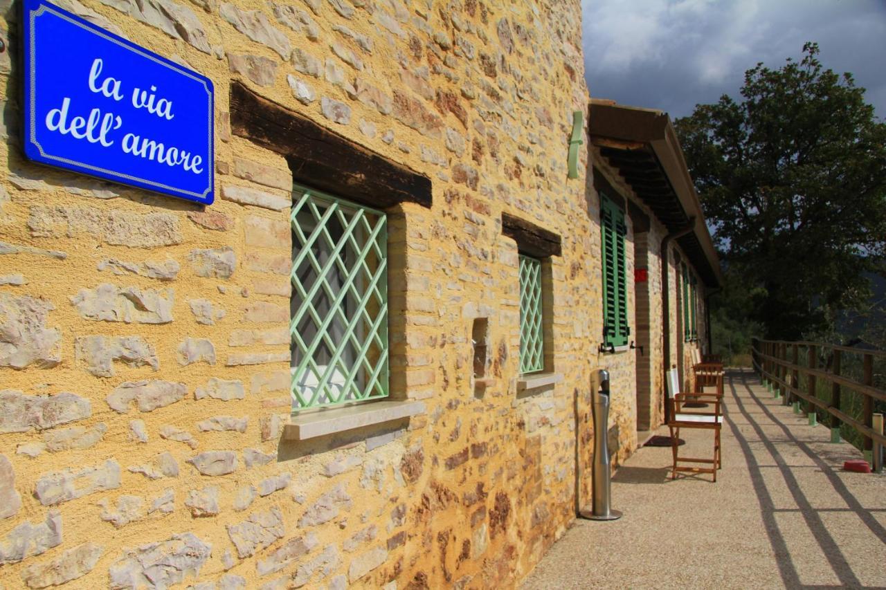 Hostal Pekko Spello Exterior foto