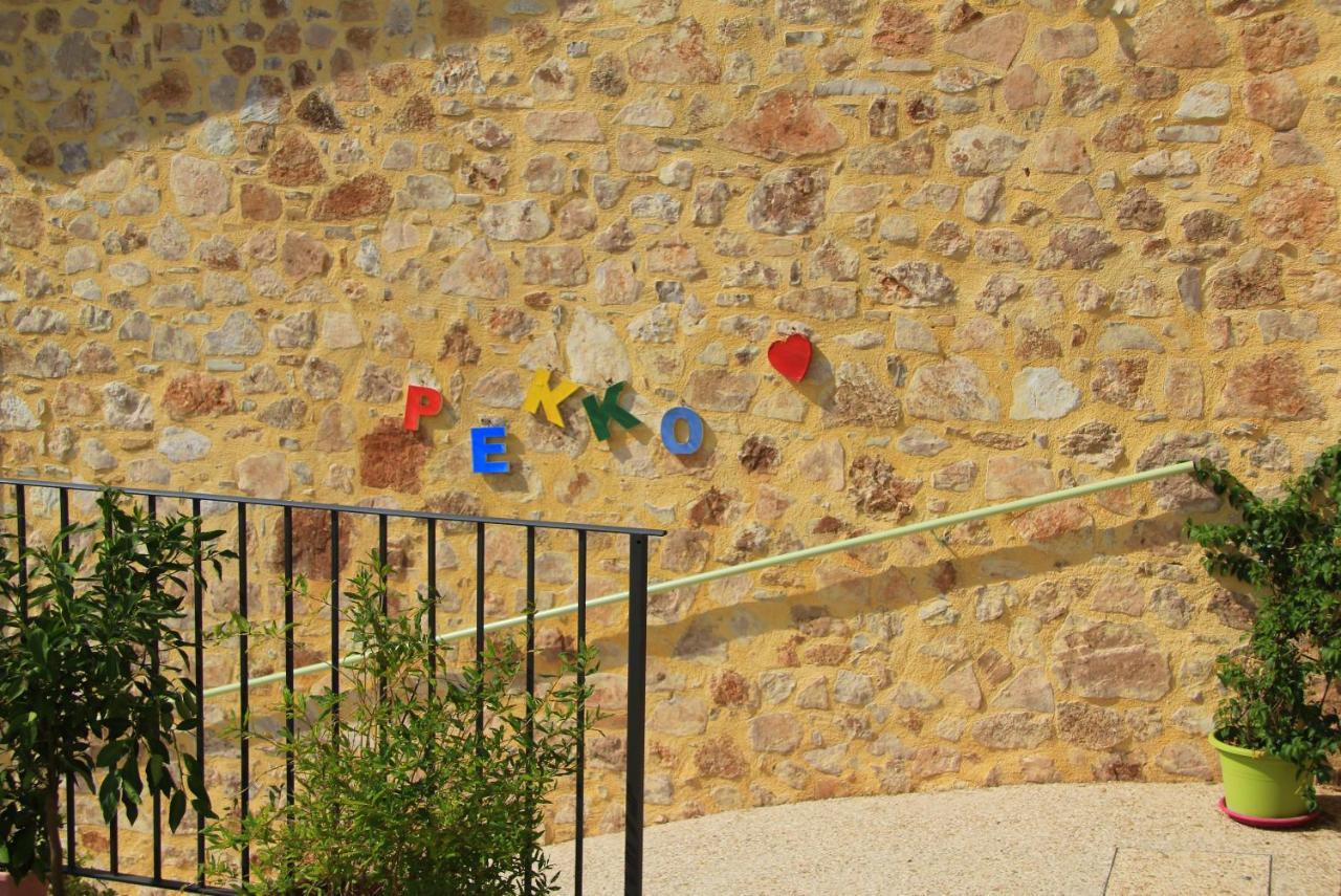 Hostal Pekko Spello Exterior foto